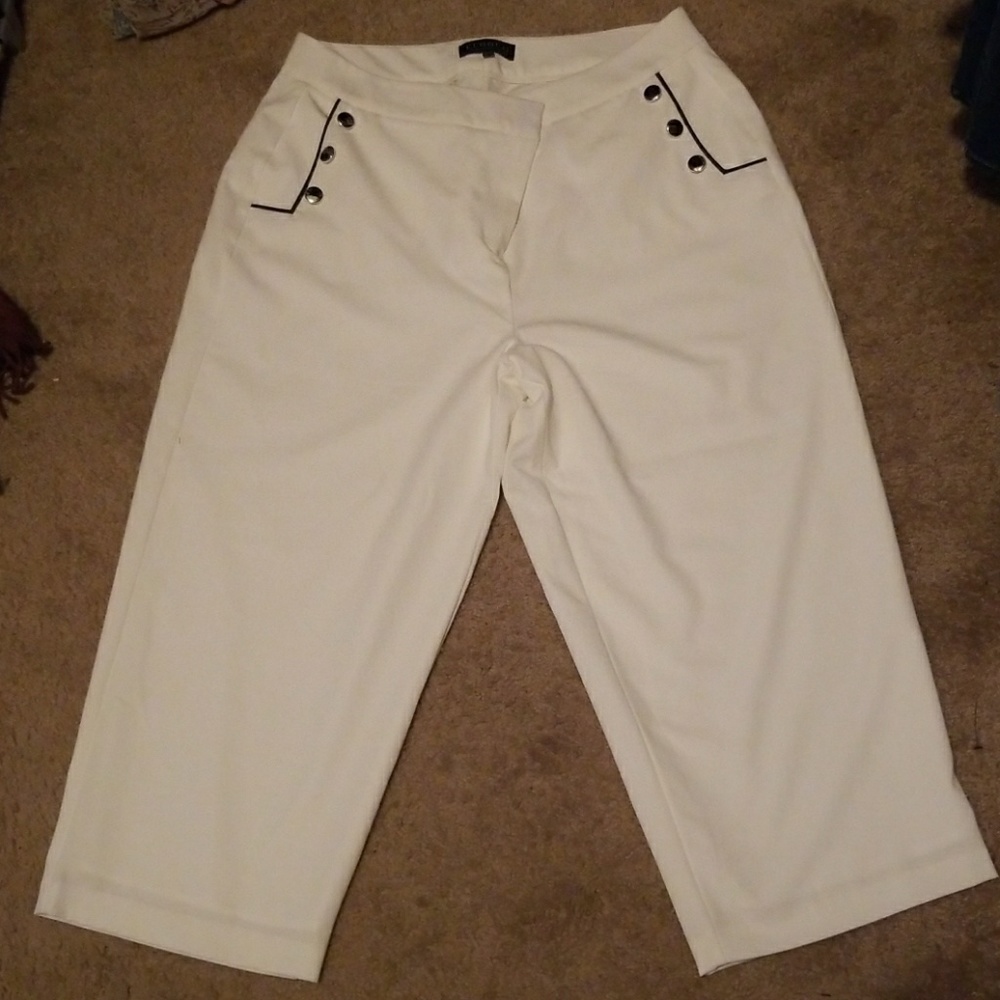 Capri pants